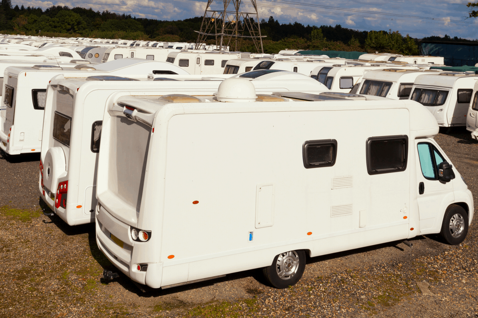 Pros and Cons of Owning a Motorhome – Storage Hacks & Tips